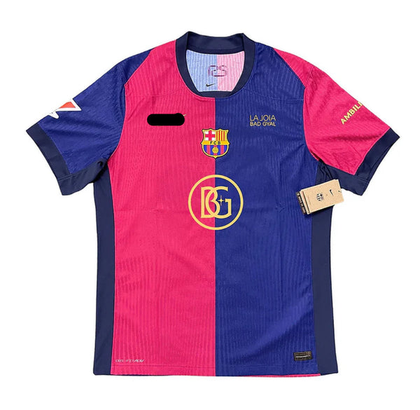 Camiseta Barcelona x Bad Gyal – Azul y rosa